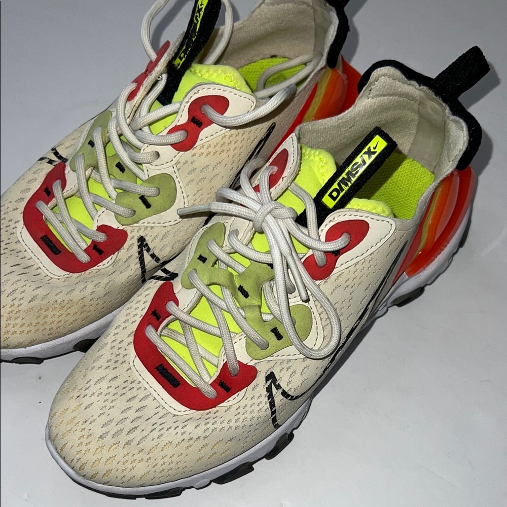 Nike Women’s Reaction Vision D/MS/X Tennis Shoes - Picture 9 of 11